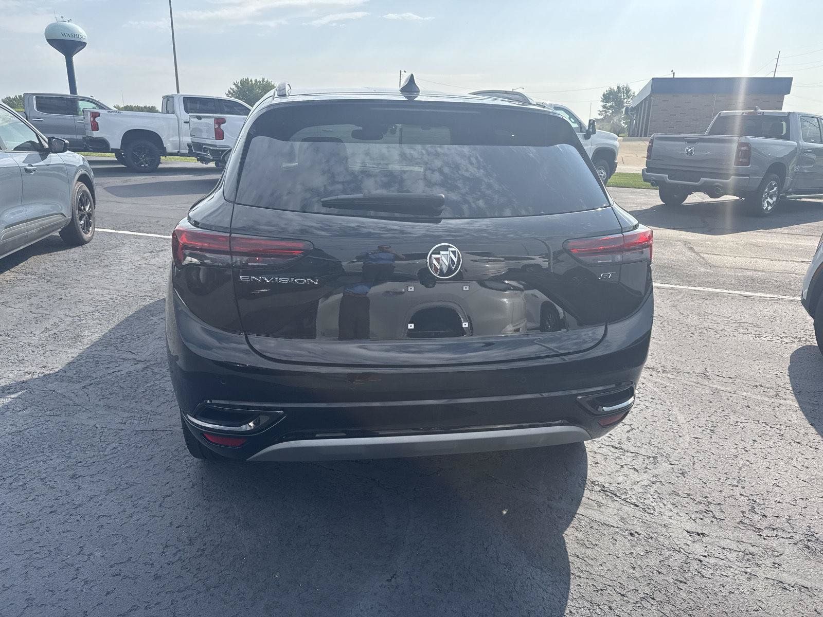 Used 2023 Buick Envision Preferred FWD image 3