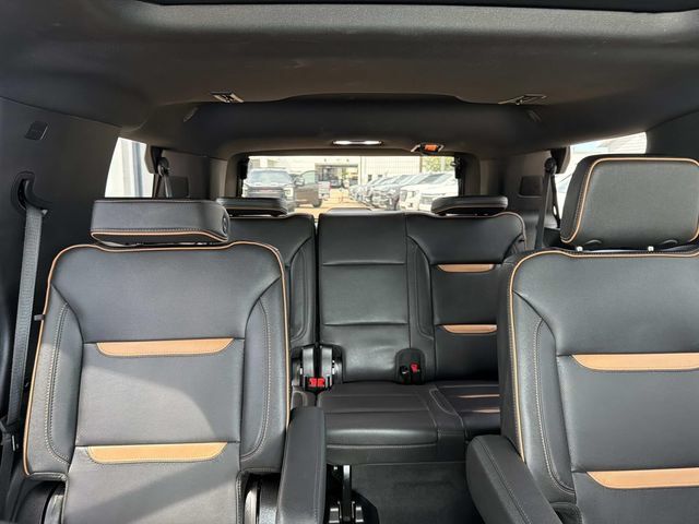 Used 2024 GMC Yukon AT4 w/ Technology Package AWD/4WD image 12