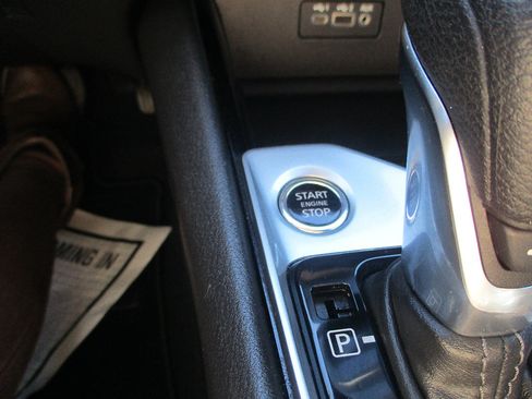 Used 2024 Nissan Altima 2.5 SV FWD image 6