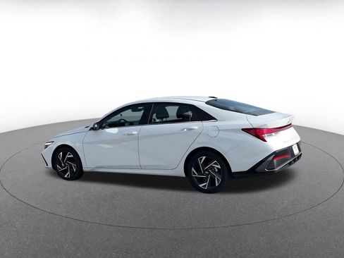Used 2025 Hyundai Elantra SEL image 10