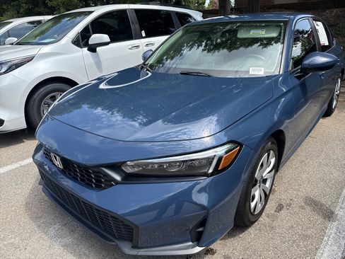 Used 2025 Honda Civic LX image 6
