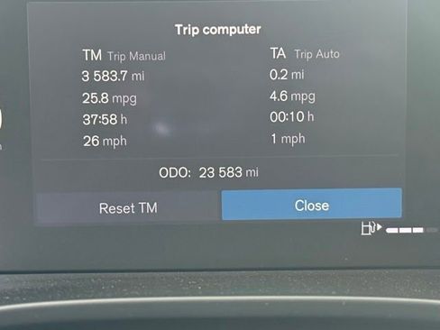 Used 2023 Volvo XC40 B5 Plus w/ Climate Package AWD/4WD image 5
