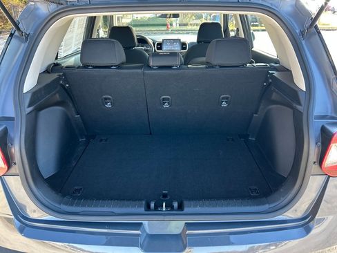 Used 2024 Hyundai Venue SEL image 23
