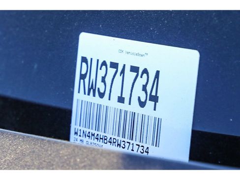Used 2024 Mercedes-Benz GLB 250 4MATIC image 34