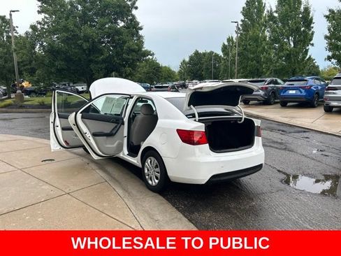 Used 2010 Kia Forte EX FWD image 12