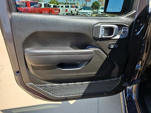Used 2024 Jeep Wrangler Unlimited AWD/4WD image 12
