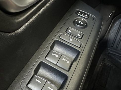 Used 2023 Honda CR-V EX image 18