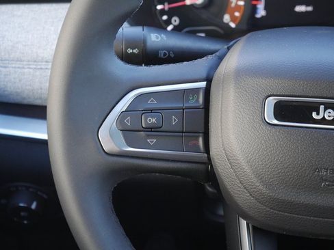 Used 2024 Jeep Compass Latitude w/ Sun and Sound Group image 16