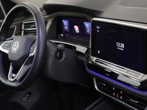 Used 2025 Volkswagen Atlas SEL Premium R-Line image 22