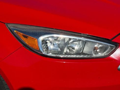 Used 2016 Ford Focus SE FWD image 9