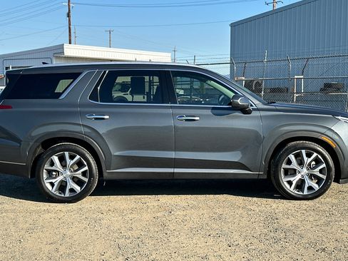 Used 2022 Hyundai Palisade SEL w/ Premium Package AWD/4WD image 3