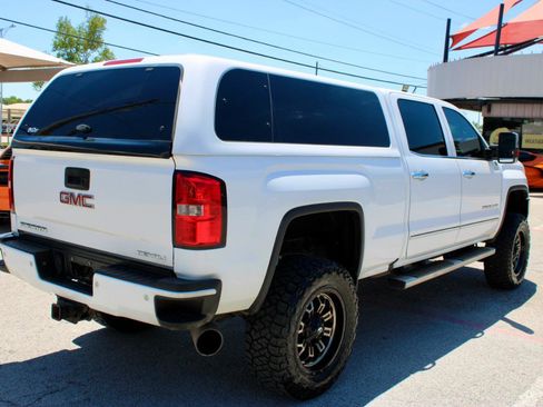 Used 2016 GMC Sierra 2500 Denali w/ Duramax Plus Package AWD/4WD image 3