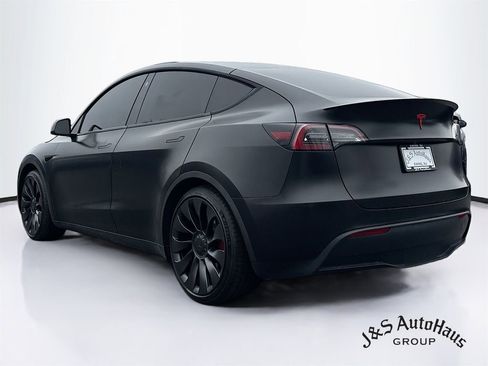 Used 2023 Tesla Model Y Performance image 5