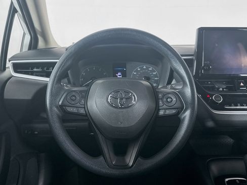Used 2025 Toyota Corolla LE image 17