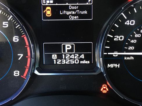 Used 2017 Subaru Forester 2.5i Limited image 25