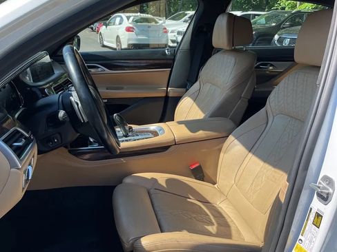 Used 2017 BMW 750i xDrive AWD/4WD image 5