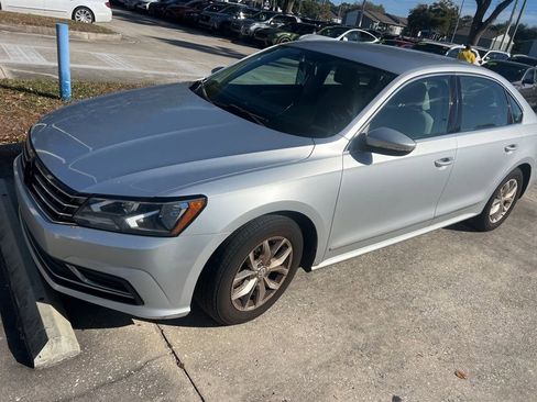 Used 2016 Volkswagen Passat 1.8T S image 5
