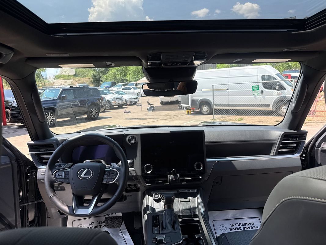 Used 2026 Lexus GX 550 w/ Accessory Package (2T) AWD/4WD image 20