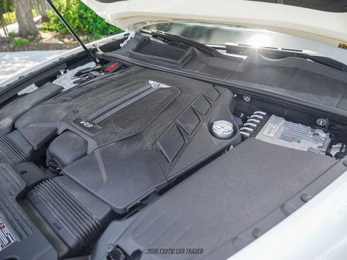 Used 2021 Bentley Bentayga image 17