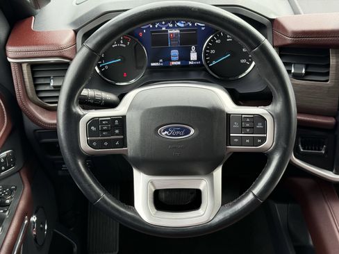 Used 2024 Ford Expedition Limited image 15