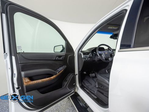 Used 2019 Chevrolet Suburban Premier AWD/4WD image 9