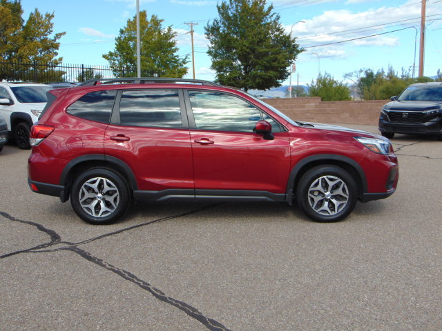 Used 2020 Subaru Forester Premium AWD/4WD image 3
