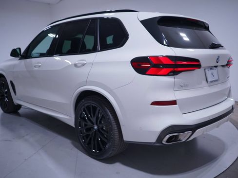 Used 2026 BMW X5 sDrive40i w/ M Sport Package RWD image 3