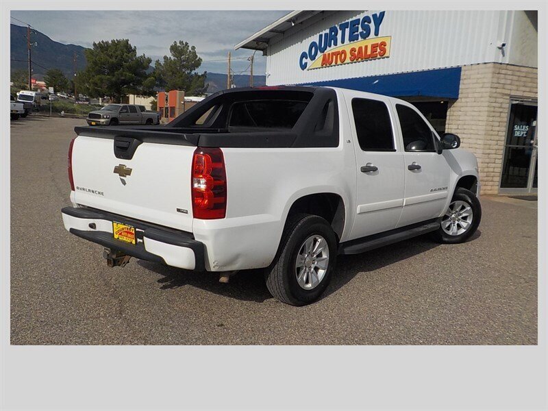 Used 2007 Chevrolet Avalanche LS AWD/4WD image 9