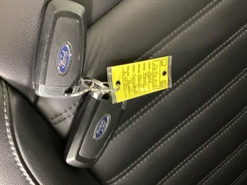 Used 2024 Ford Edge SEL w/ Convenience Package image 35