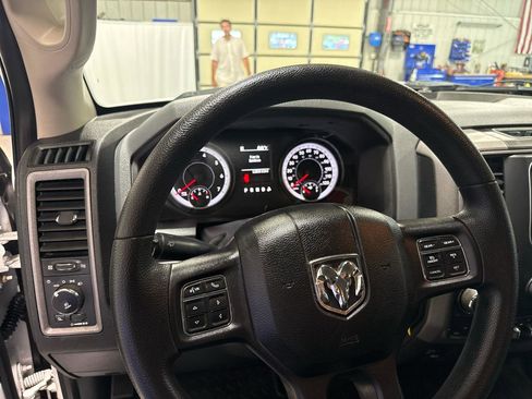 Used 2015 RAM 1500 Express AWD/4WD image 9