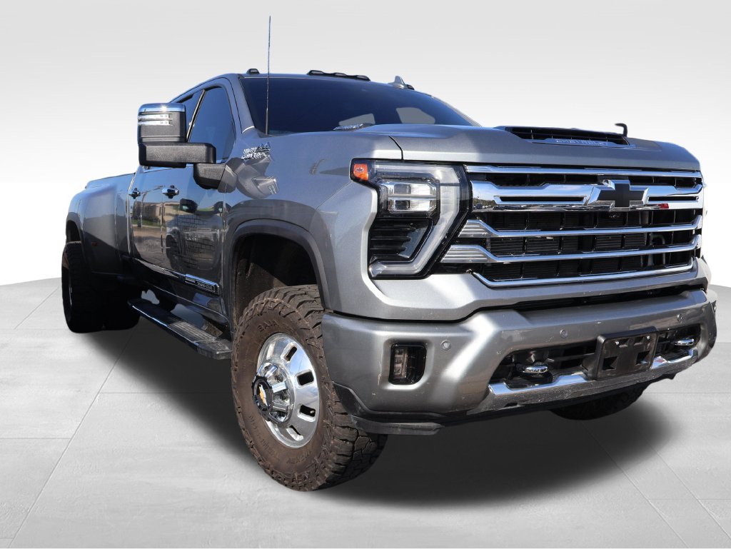 Used 2025 Chevrolet Silverado 3500 High Country w/ High Country Premium Package AWD/4WD image 9