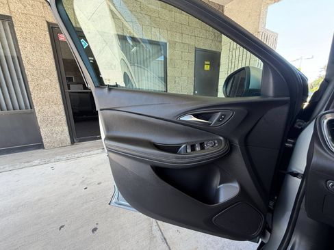 Used 2025 Buick Encore GX Preferred FWD image 18