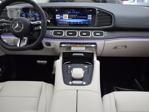 New 2026 Mercedes-Benz GLS 450 4MATIC image 21