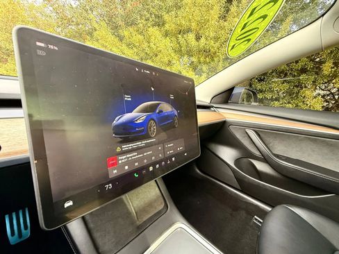 Used 2022 Tesla Model 3 Standard Range image 57