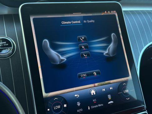 Used 2024 Mercedes-Benz CLE 450 4MATIC Cabriolet image 73