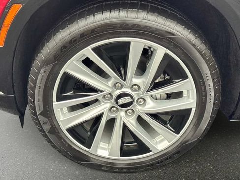 New 2026 Cadillac Vistiq Luxury w/ LPO, Floor Liner Package AWD/4WD image 10