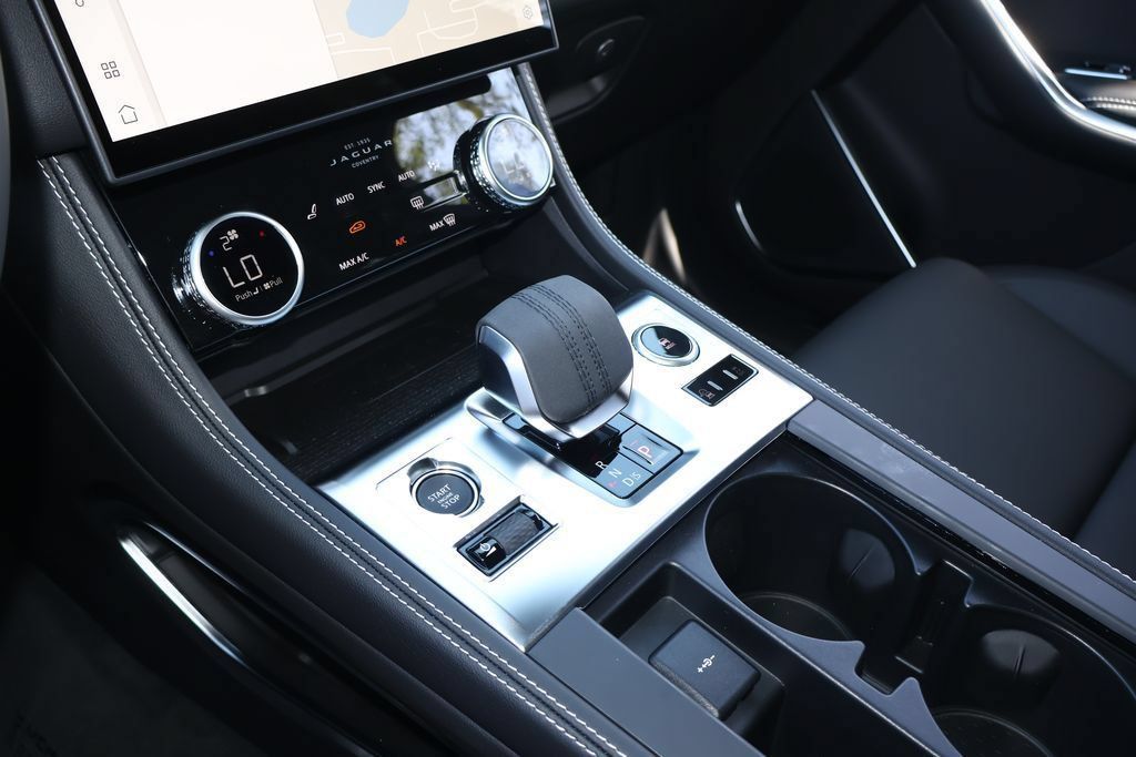 New 2026 Jaguar F-PACE R-Dynamic S AWD/4WD image 27