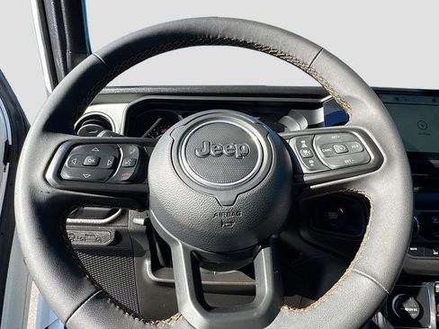 Used 2024 Jeep Wrangler Willys image 10