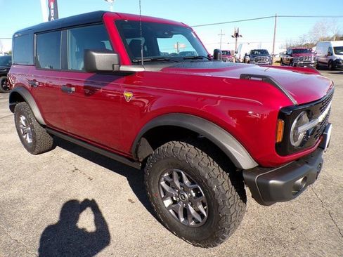 New 2025 Ford Bronco Badlands image 6