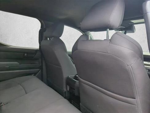 Used 2025 Toyota Tacoma SR5 AWD/4WD image 18