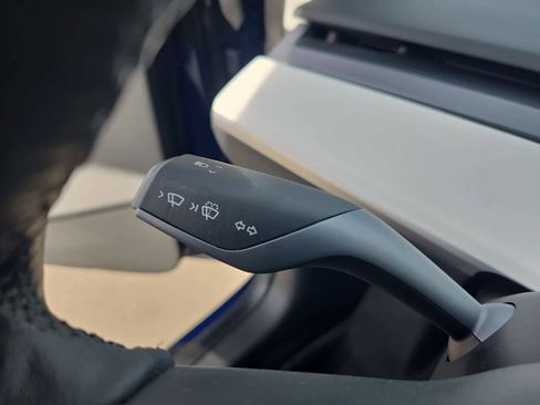 Used 2023 Tesla Model 3 Standard Range image 23