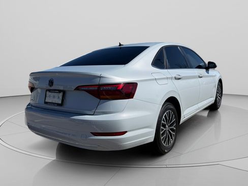 Used 2019 Volkswagen Jetta SE w/ Cold Weather Package image 5