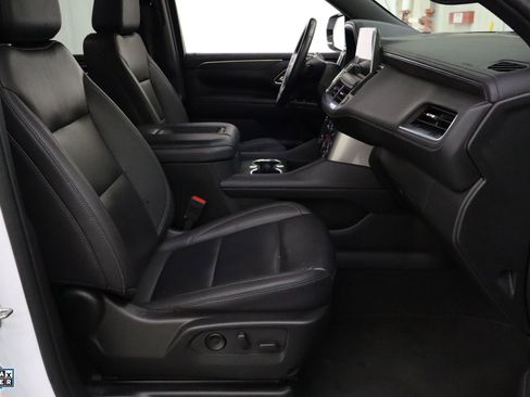 Used 2024 Chevrolet Suburban LT image 31