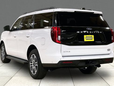Certified 2025 Ford Expedition Active AWD/4WD image 11