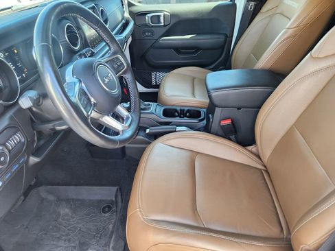 Used 2022 Jeep Wrangler Unlimited Rubicon 4xe w/ Cold Weather Group AWD/4WD image 13