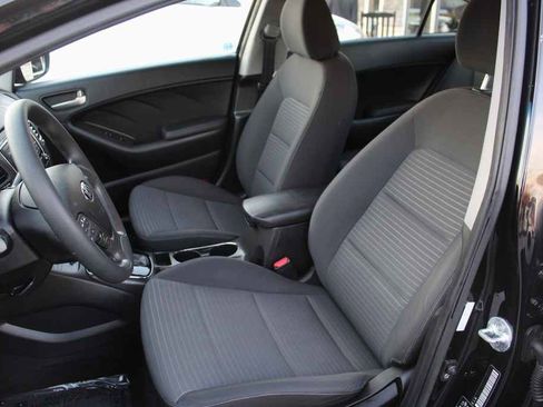 Used 2017 Kia Forte LX w/ LX Popular Package image 21