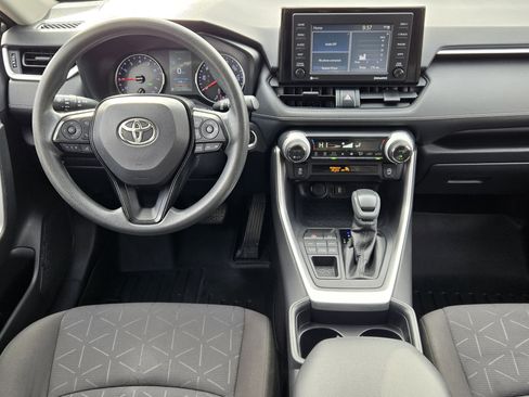 Used 2020 Toyota RAV4 XLE image 32