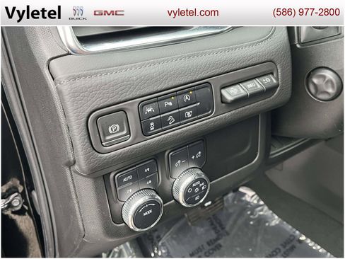 Used 2023 GMC Yukon Denali image 24