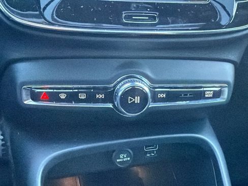 Used 2020 Volvo XC40 T5 R-Design image 28