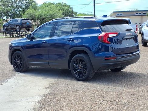 Certified 2023 GMC Terrain SLT w/ Tech Package FWD image 3